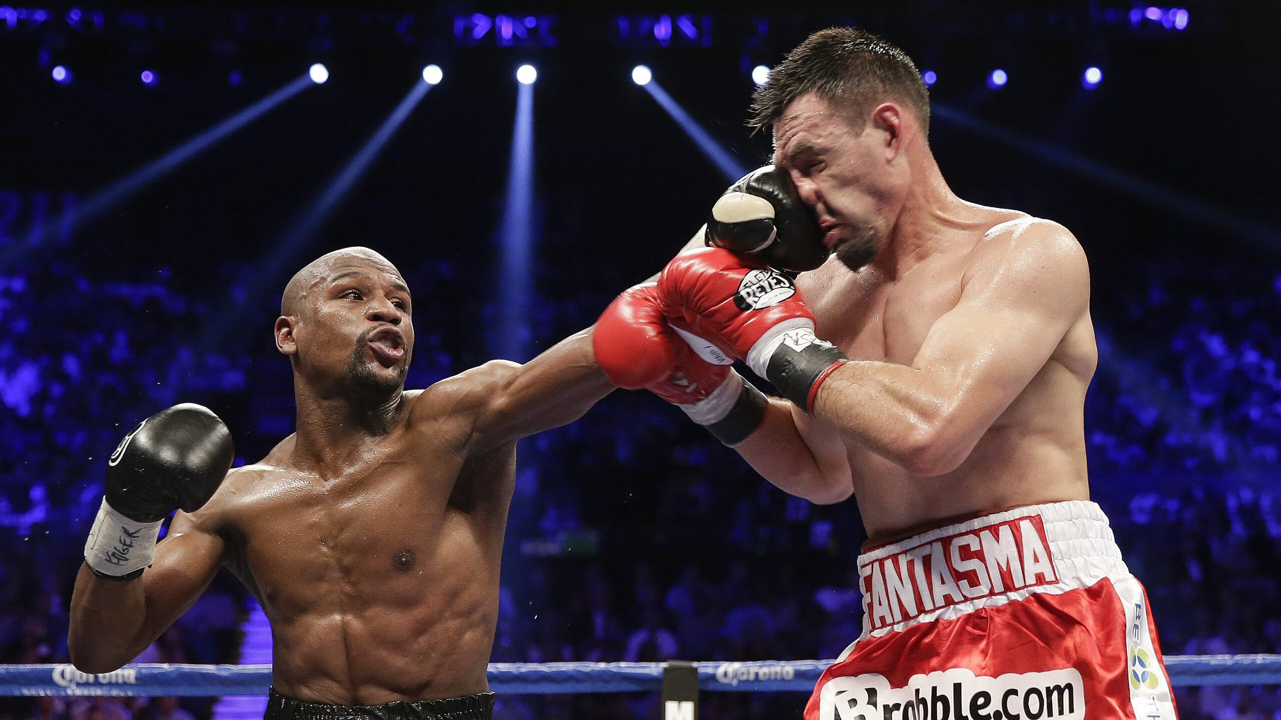 F1年度争冠之夜，塔图姆带队取胜，赛道与球场的双重狂想